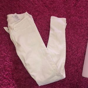 HCO WHITE SKINNY JEANS